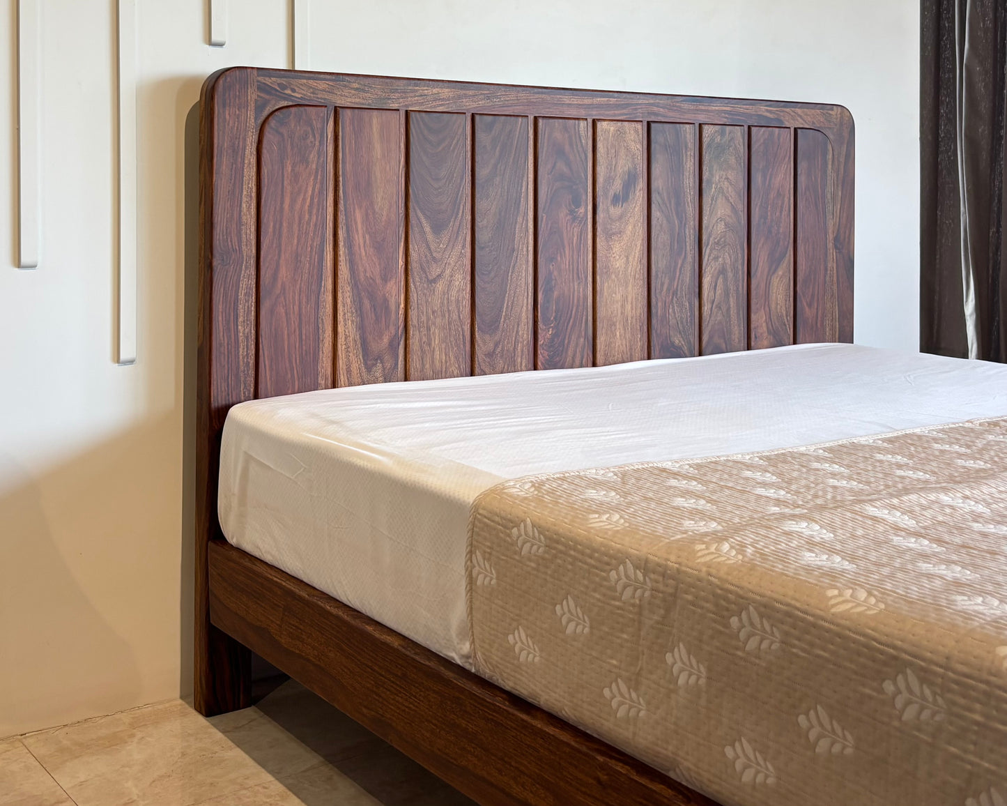 Wood Vestal Sheesham Wood Bed with Vertical Slat Head & Foot , Solid Wood in Natural Finish, Modern Design | Queen Size - (78"x60") | Without Mattress & Side Tables | Low Highted | WS - VG - 5'