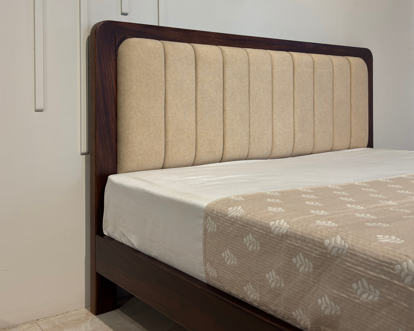 Wood Vestal Sheesham Wood Bed with Upholstered Head & Foot, Solid Wood, Modern Design | King Size - (78"x72") | Without Mattress & Side Tables | Low Highted | WS - DQ - 6' |  Walnut Finish